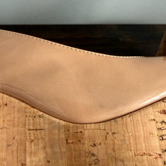 Stuart Weitzman Patent Wedges Sz 7 - Picture 9 of 10